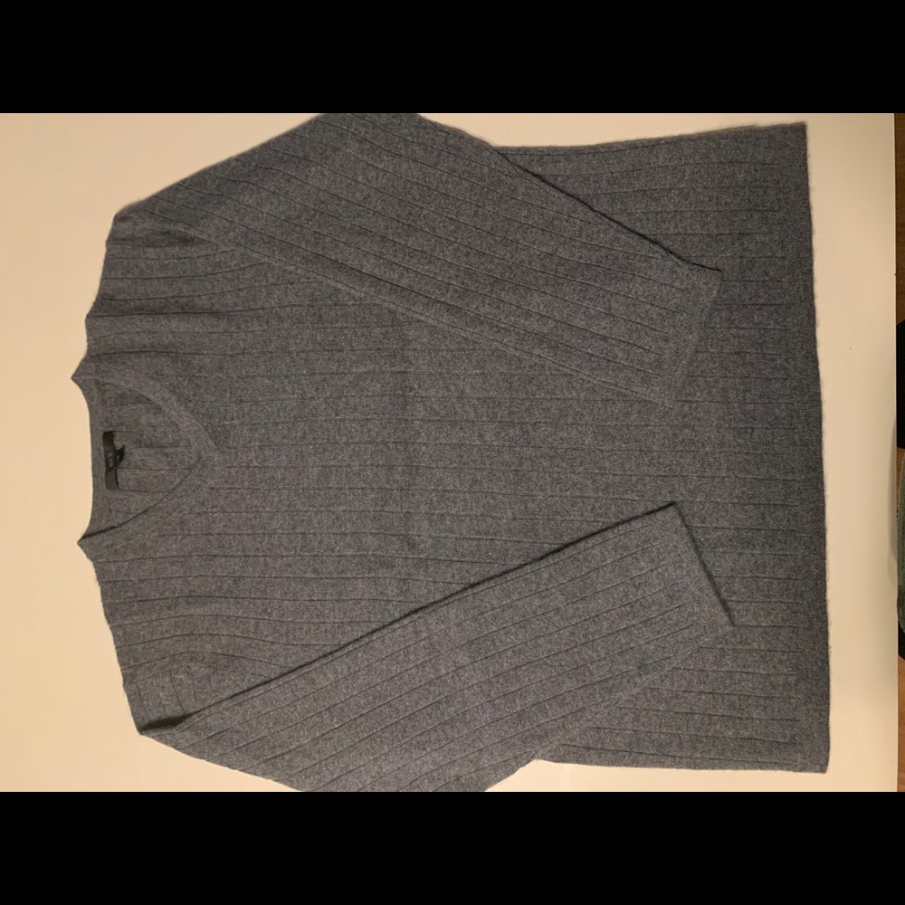 Apt.9 100% cashmere v-neck sweater